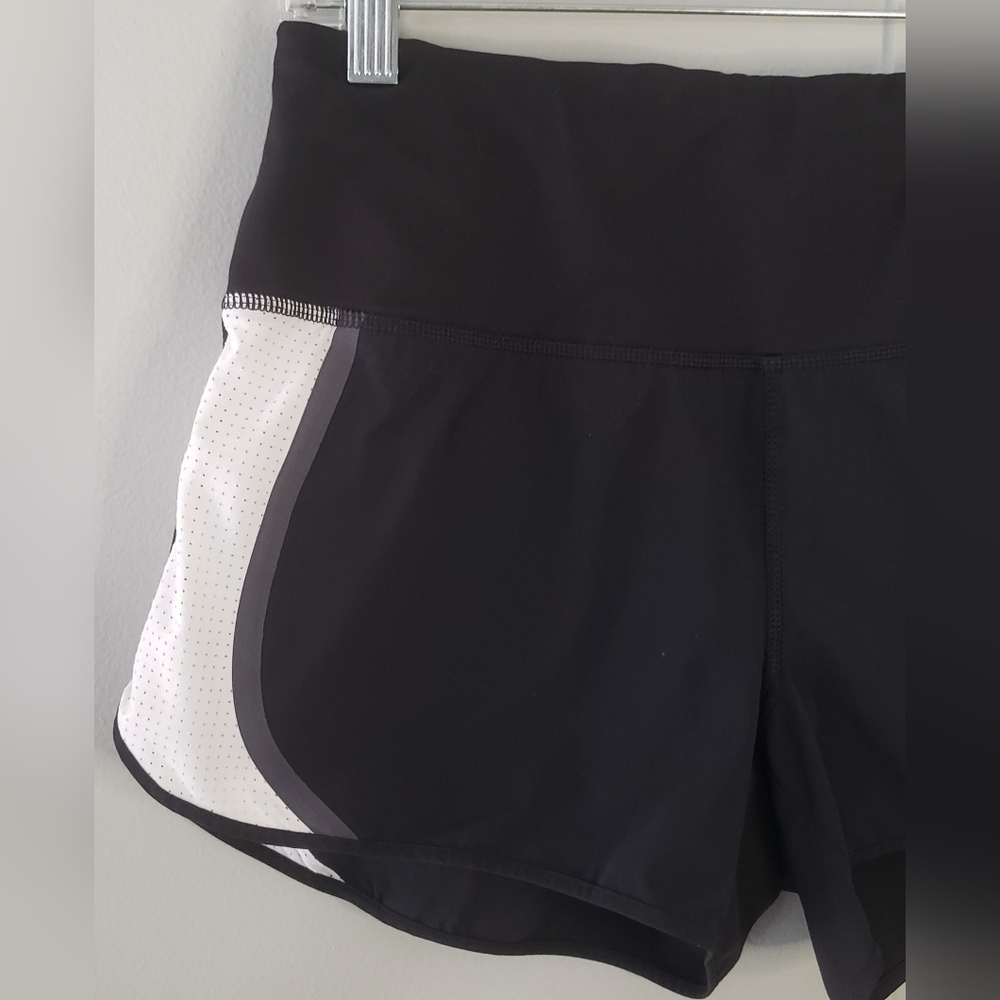 Athleta Black and White Acceleration Running Shorts 3.5" - Picture 4 of 14